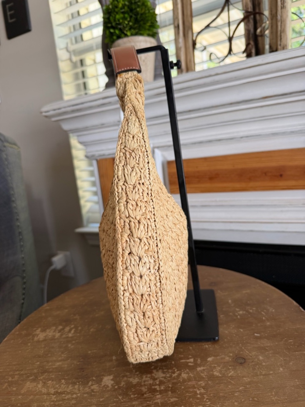 Celine Natural Woven Classic Panier Hobo Bag in raffia and calfskin - Picture 4 of 16